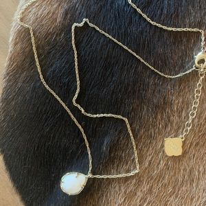 Kendra Scott necklace